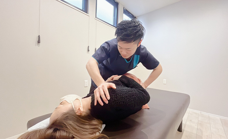 丁寧な施術の様子