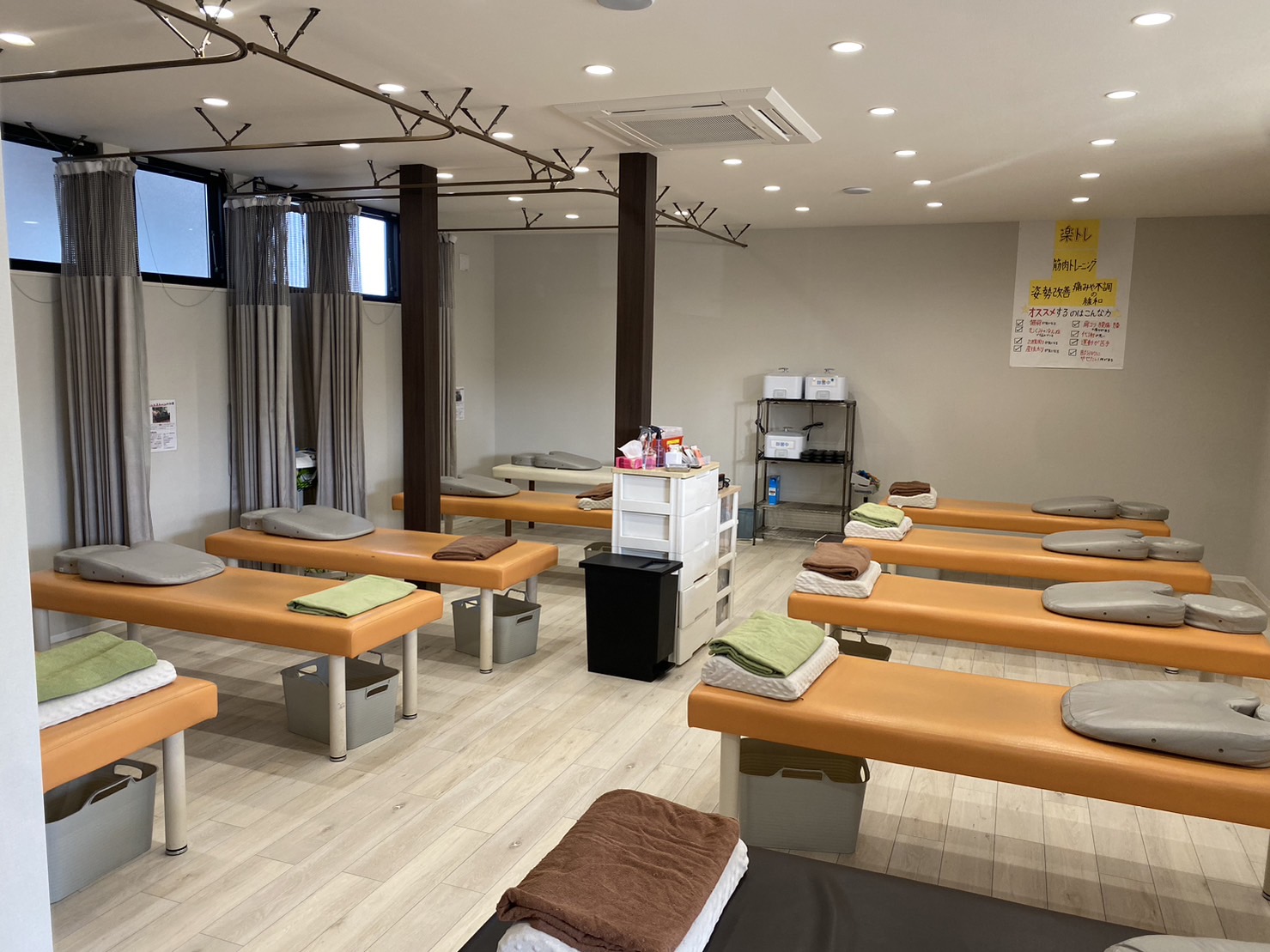落ち着いた院内空間