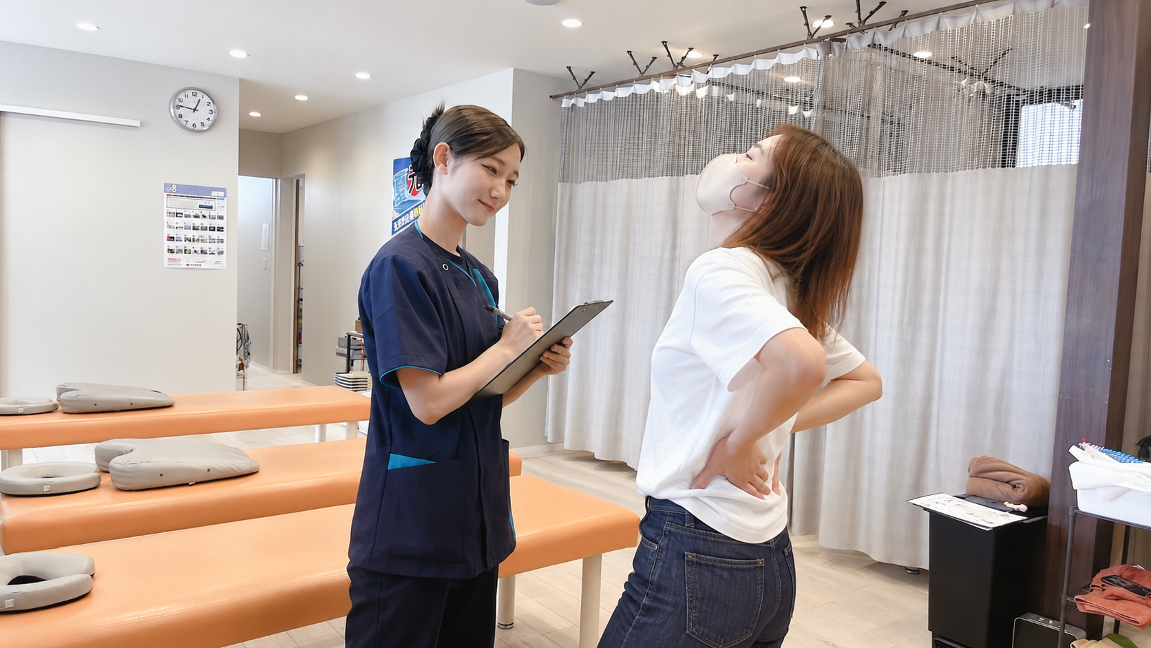 数日後に腰の変化を感じている様子のイメージ